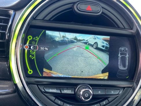 Used 2016 MINI Cooper Clubman image 9