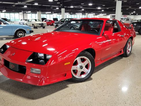 Used 1991 Chevrolet Camaro Z28 RWD image 23