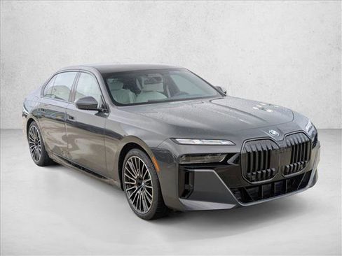 New 2026 BMW 750e xDrive w/ Executive Package image 7