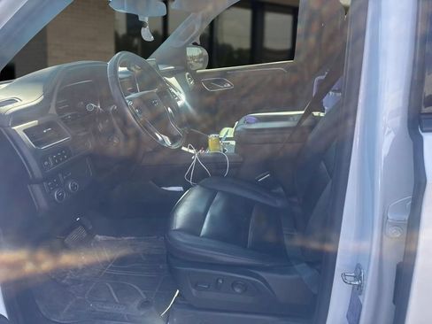 Used 2023 Chevrolet Tahoe Z71 w/ Luxury Package AWD/4WD image 40