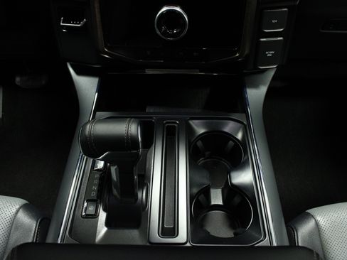 Used 2022 Ford F150 Lightning Lariat image 23