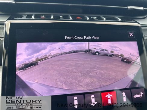 Used 2025 Jeep Grand Cherokee Limited w/ Luxury Tech Group II AWD/4WD image 46
