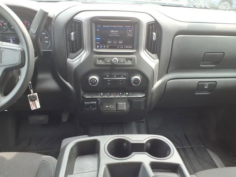 Used 2022 Chevrolet Silverado 2500 Custom w/ Custom Value Package AWD/4WD image 16