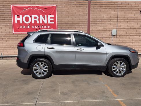 Used 2014 Jeep Cherokee Limited w/ Technology Group AWD/4WD image 4