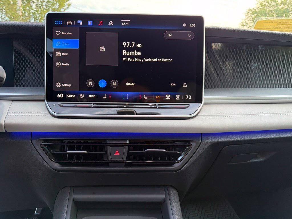 Used 2025 Volkswagen Tiguan SE w/ Panoramic Sunroof Package AWD/4WD image 21