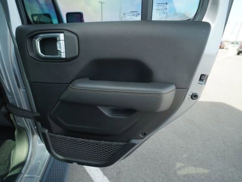 Used 2021 Jeep Wrangler Unlimited Sahara image 23