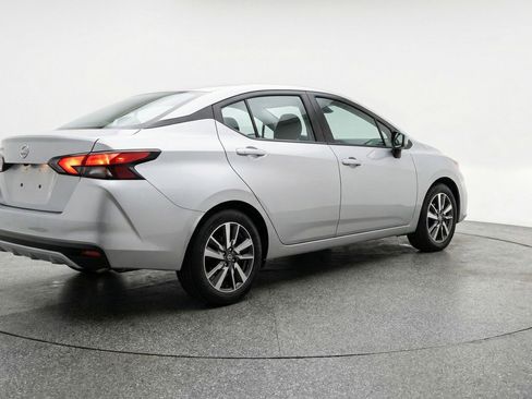 Used 2025 Nissan Versa SV image 9