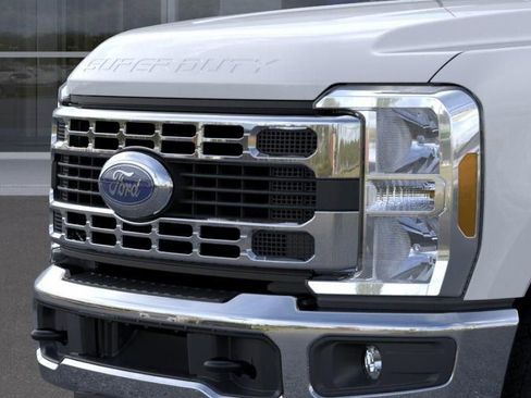 New 2026 Ford F250 XLT w/ FX4 Off-Road Package AWD/4WD image 17