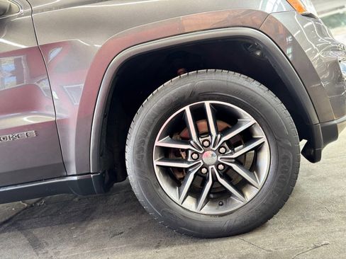Used 2017 Jeep Grand Cherokee Limited AWD/4WD image 31
