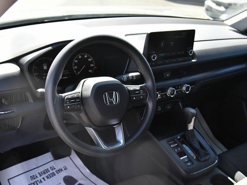 Used 2025 Honda CR-V LX image 16