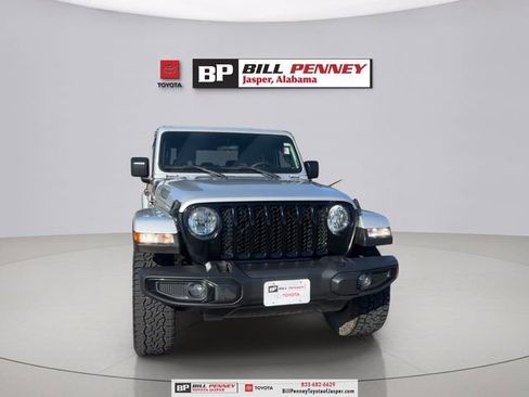 Used 2023 Jeep Gladiator Sport AWD/4WD image 8