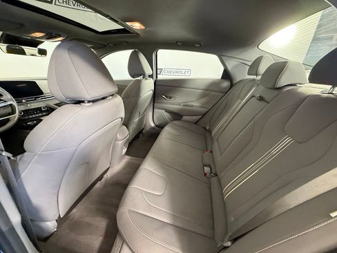 Used 2025 Hyundai Elantra SEL FWD image 14