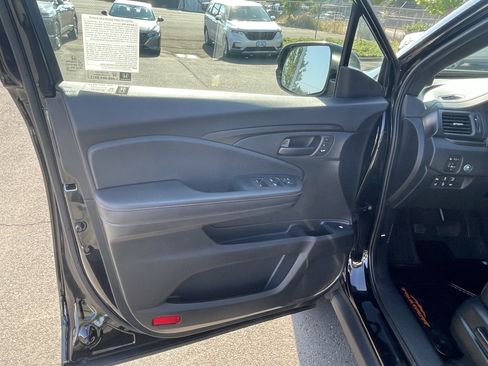Used 2025 Honda Ridgeline TrailSport image 17
