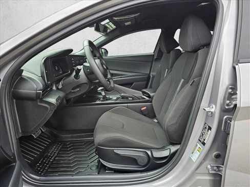 Used 2025 Hyundai Elantra Sport FWD image 19