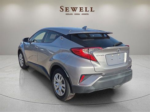 Used 2019 Toyota C-HR LE image 3