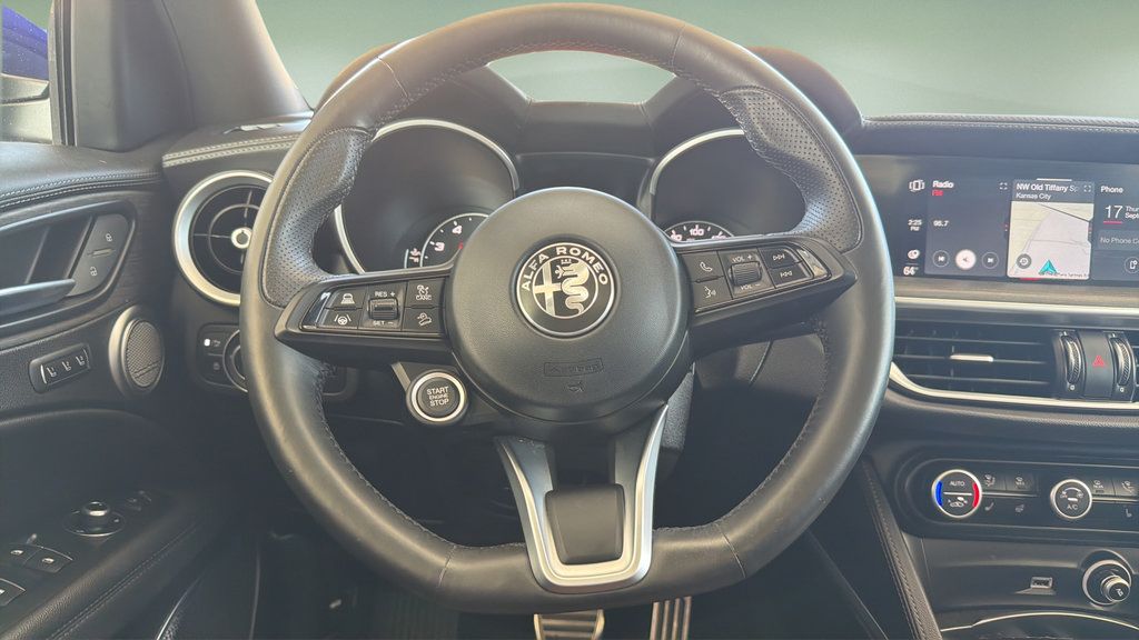 Used 2022 Alfa Romeo Stelvio Ti AWD/4WD image 26