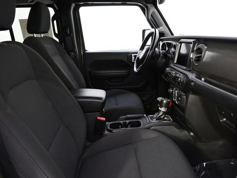 Used 2023 Jeep Gladiator Sport AWD/4WD image 16