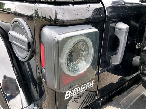 Used 2020 Jeep Wrangler Unlimited Rubicon w/ Dual Top Group AWD/4WD image 26