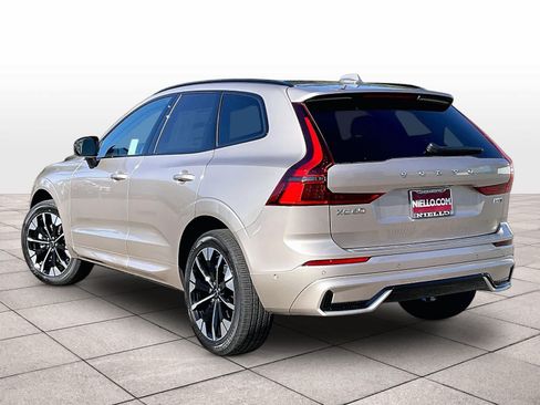 New 2027 Volvo XC60 B5 Plus AWD/4WD image 3