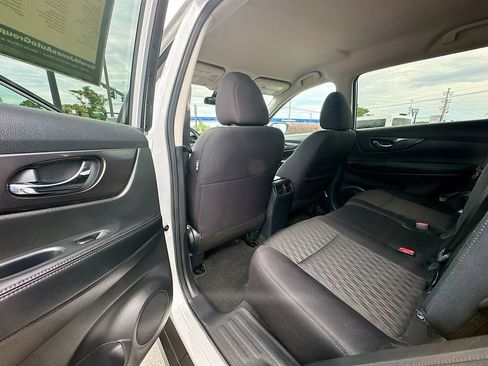 Used 2020 Nissan Rogue S w/ Special Edition Package FWD image 17