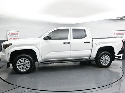 Used 2024 Toyota Tacoma SR image 5