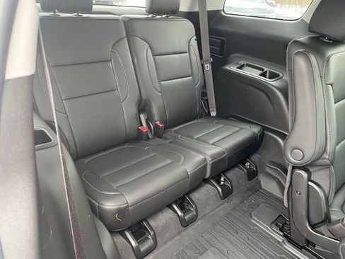 Used 2023 GMC Acadia SLT w/ Elevation Edition image 25