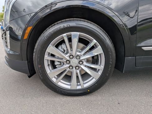 Certified 2024 Cadillac XT5 Premium Luxury AWD/4WD image 33