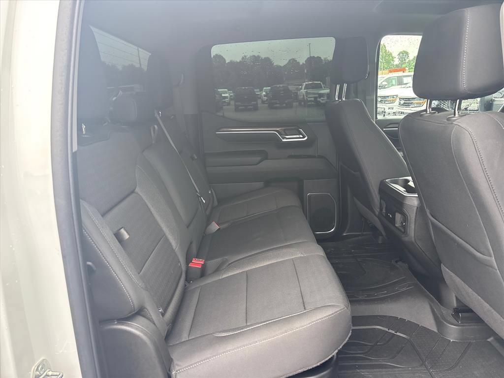 Used 2024 Chevrolet Silverado 1500 RST w/ Redline Edition AWD/4WD image 15
