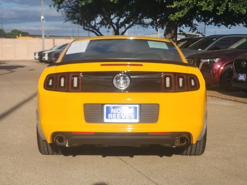 Used 2013 Ford Mustang Boss 302 w/ Boss 302 Accessory Pkg RWD image 6