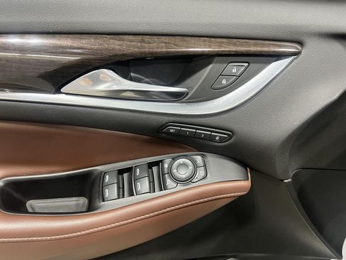 Used 2020 Buick Enclave Avenir w/ Avenir Technology Package AWD/4WD image 17