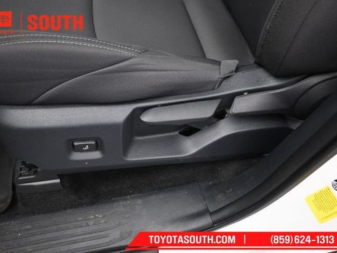 Used 2024 Toyota Tacoma SR5 AWD/4WD image 22