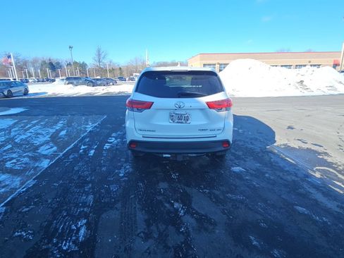 Used 2018 Toyota Highlander XLE image 4