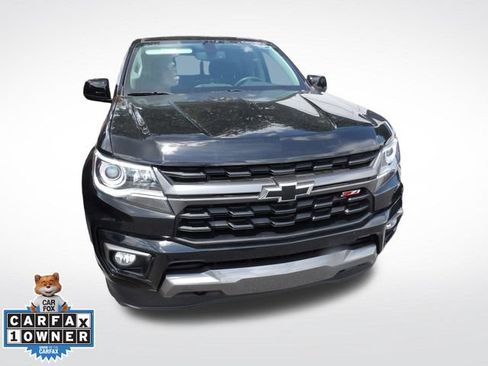 Used 2022 Chevrolet Colorado Z71 AWD/4WD image 3