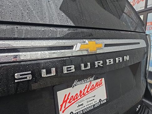 Used 2024 Chevrolet Suburban LT image 20