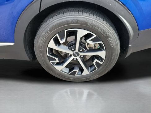 Used 2024 Kia Sportage EX FWD image 8