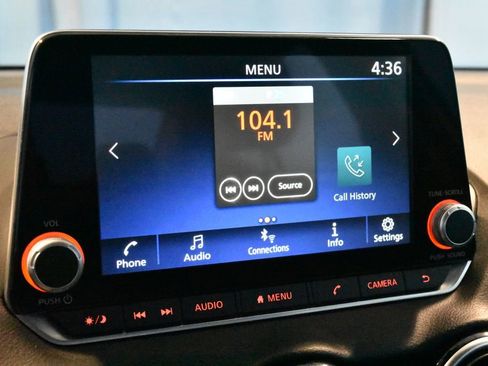Used 2024 Nissan Sentra SV FWD image 11