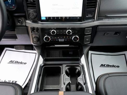 New 2024 Ford F250 Platinum image 21