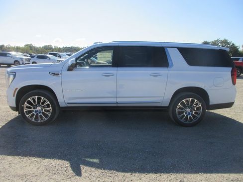 New 2026 GMC Yukon XL Denali w/ Sun & Power Step Package image 8