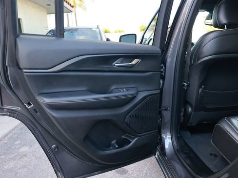 Used 2023 Jeep Grand Cherokee Altitude AWD/4WD image 33