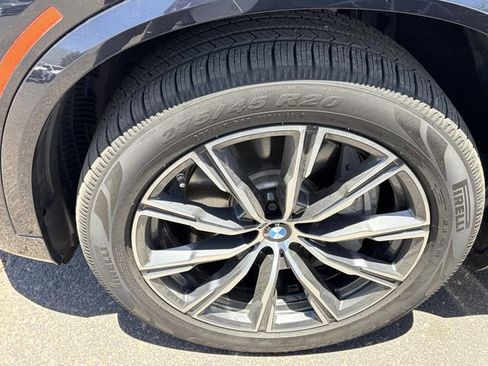 Used 2019 BMW X5 xDrive50i w/ M Sport Package AWD/4WD image 4