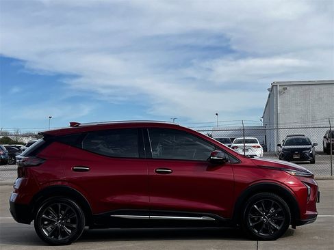 Used 2022 Chevrolet Bolt EUV Premier w/ Launch Edition image 3
