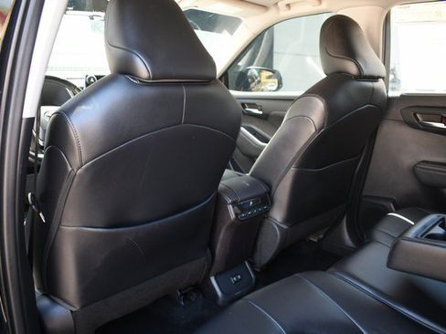 Used 2021 Toyota Highlander XLE AWD/4WD image 22
