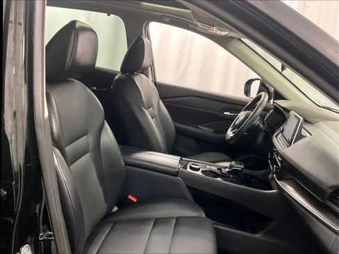 Certified 2023 Nissan Rogue SV w/ SV Premium B Package image 11