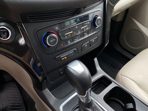 Used 2017 Ford Escape Titanium FWD image 18