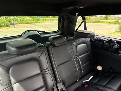 Used 2020 Lincoln Navigator L Reserve w/ Equipment Group 208A Reserve AWD/4WD image 19