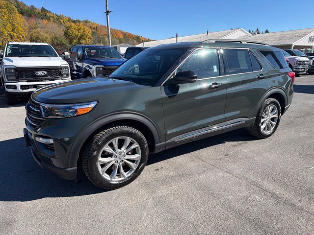 Used 2024 Ford Explorer XLT w/ Equipment Group 202A AWD/4WD image 2
