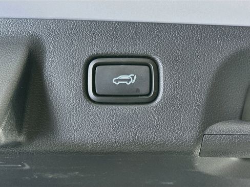 Used 2025 Hyundai Palisade SEL FWD image 32