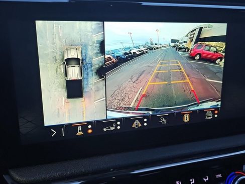 Used 2025 GMC Sierra 2500 AT4 image 13