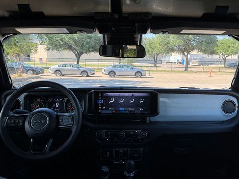 Used 2025 Jeep Wrangler Unlimited Sport AWD/4WD image 33
