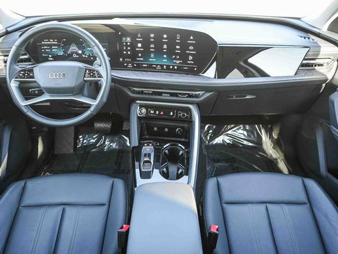 Used 2025 Audi Q5 Premium w/ Convenience Package AWD/4WD image 16